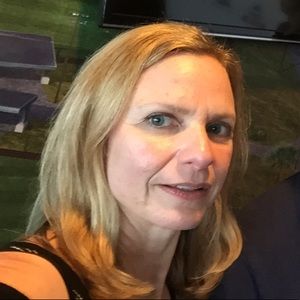 Meet your Posher, Debra